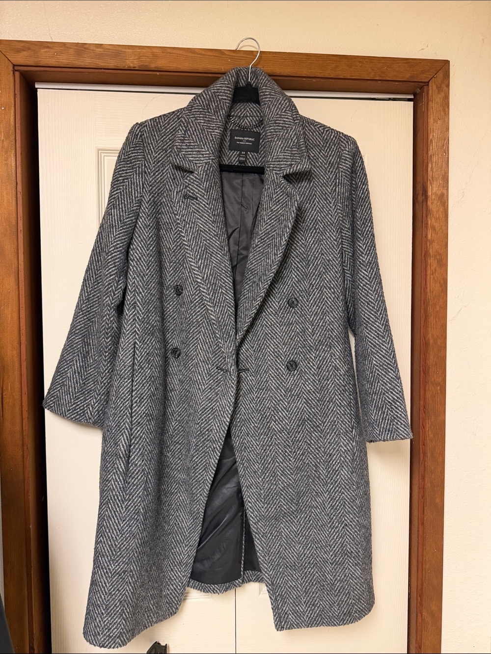 Banana Republic Gray Herringbone Double-Breasted timeless topcoat Pea Coat
